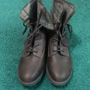 Brown boots